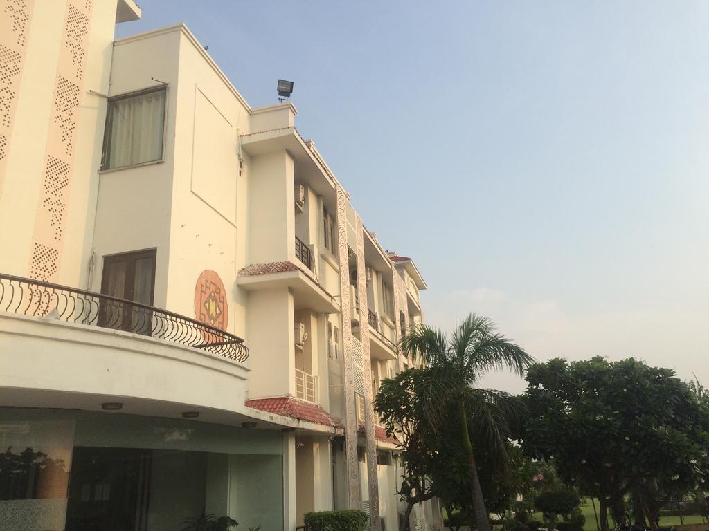 Grand Heritage Resort เกรทเตอร์นอยดา ภายนอก รูปภาพ