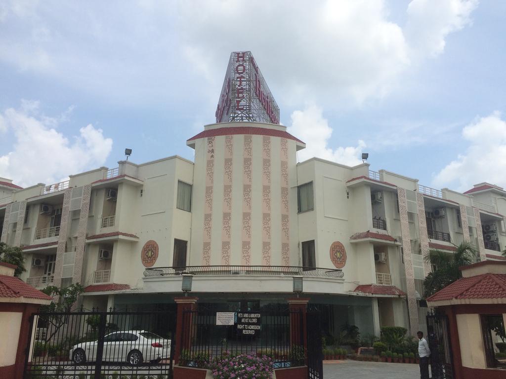 Grand Heritage Resort เกรทเตอร์นอยดา ภายนอก รูปภาพ